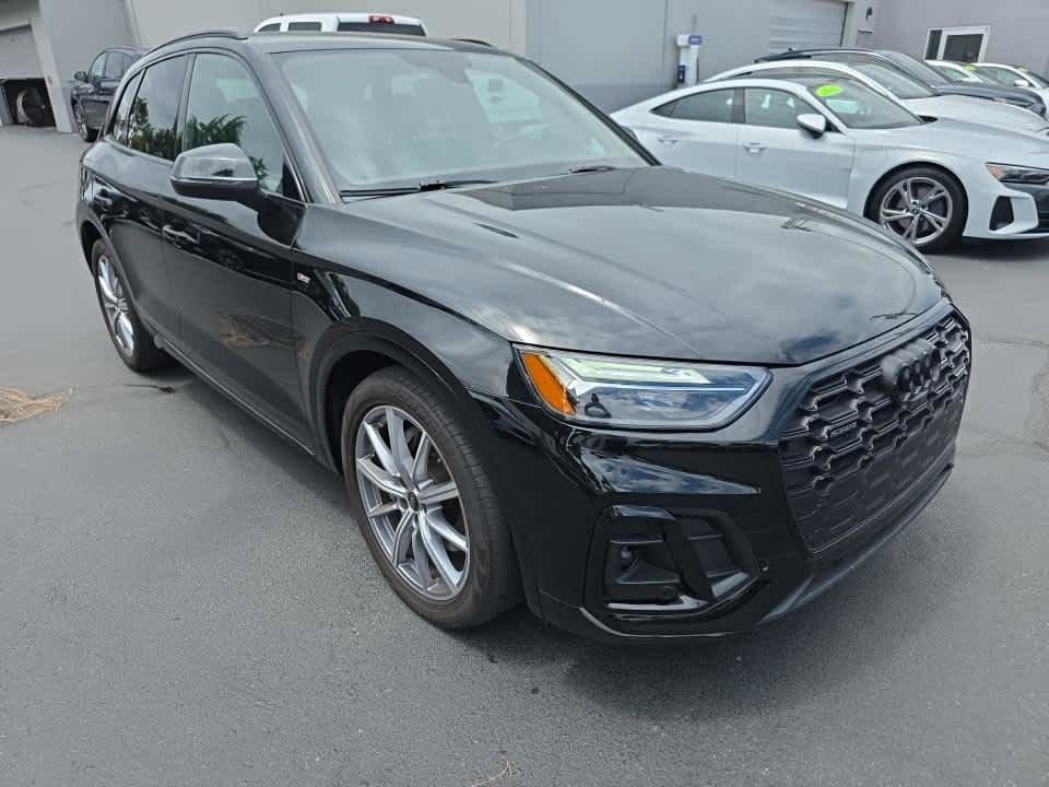Used 2023 Audi Q5 e Premium Plus w/ Premium Plus Package AWD/4WD image 3