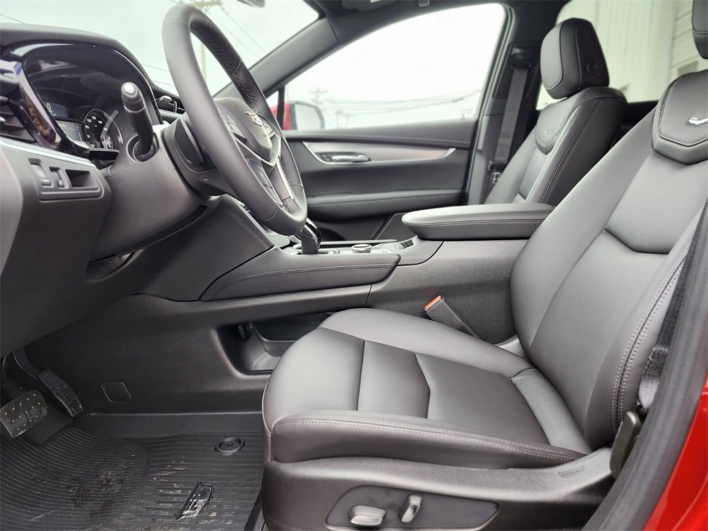 New 2026 Cadillac XT5 Luxury w/ LPO, Floor Liner Package image 16