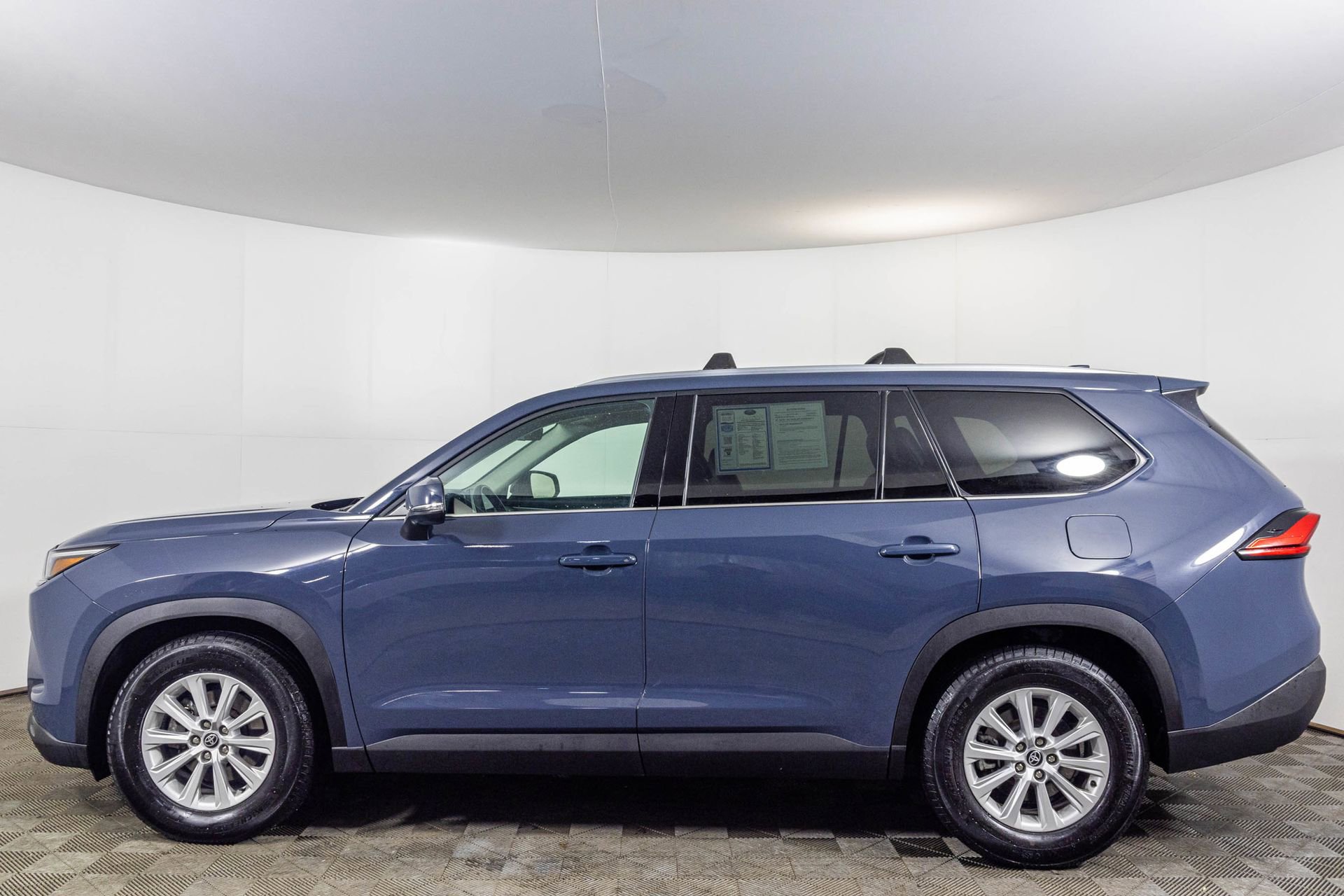 Used 2024 Toyota Grand Highlander XLE image 20