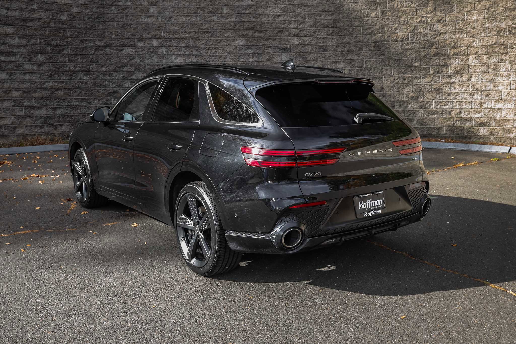 Used 2023 Genesis GV70 2.5T w/ Sport Prestige Package image 9