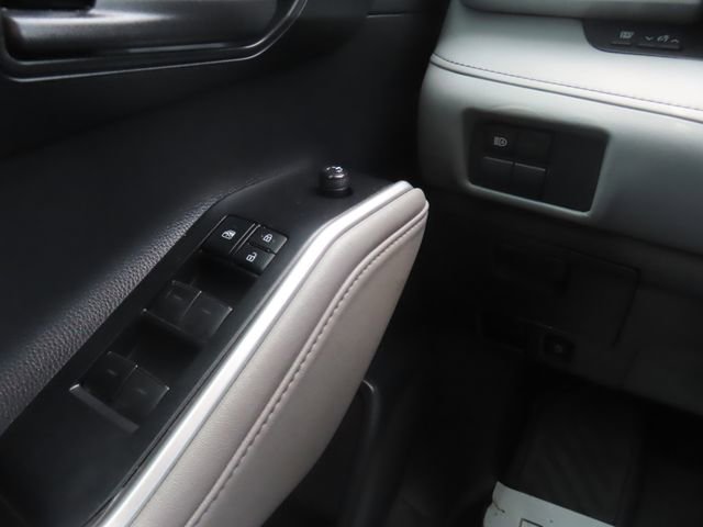Used 2021 Toyota Highlander L FWD image 30