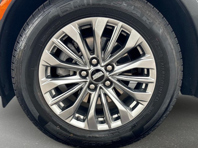 Used 2025 Cadillac XT4 Premium Luxury FWD image 10