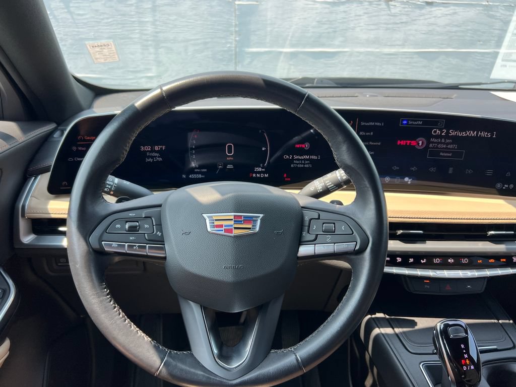 Used 2025 Cadillac XT4 Premium Luxury FWD image 33