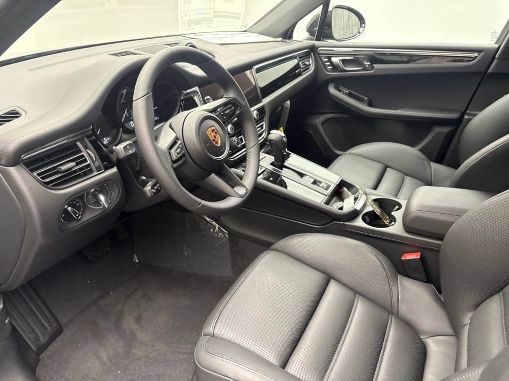 New 2026 Porsche Macan AWD/4WD image 5