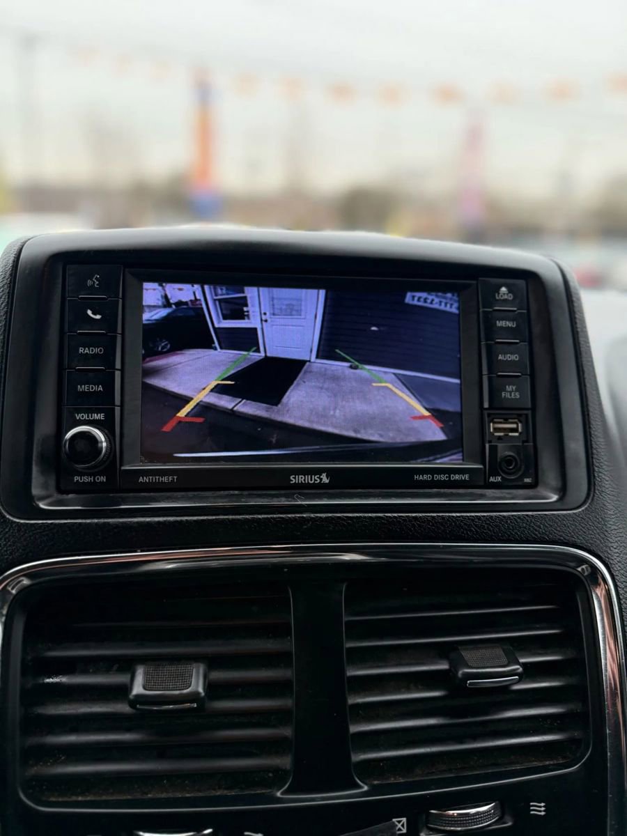 Used 2019 Dodge Grand Caravan SXT image 27