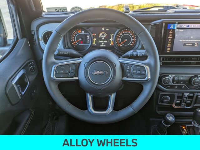 Used 2025 Jeep Wrangler Sahara image 17
