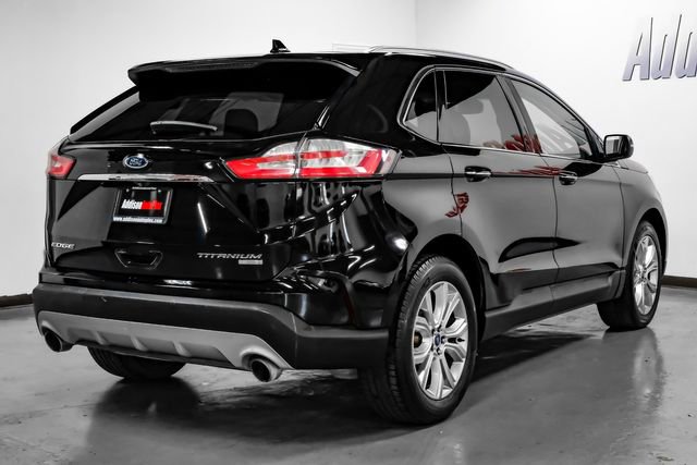 Used 2019 Ford Edge Titanium image 11