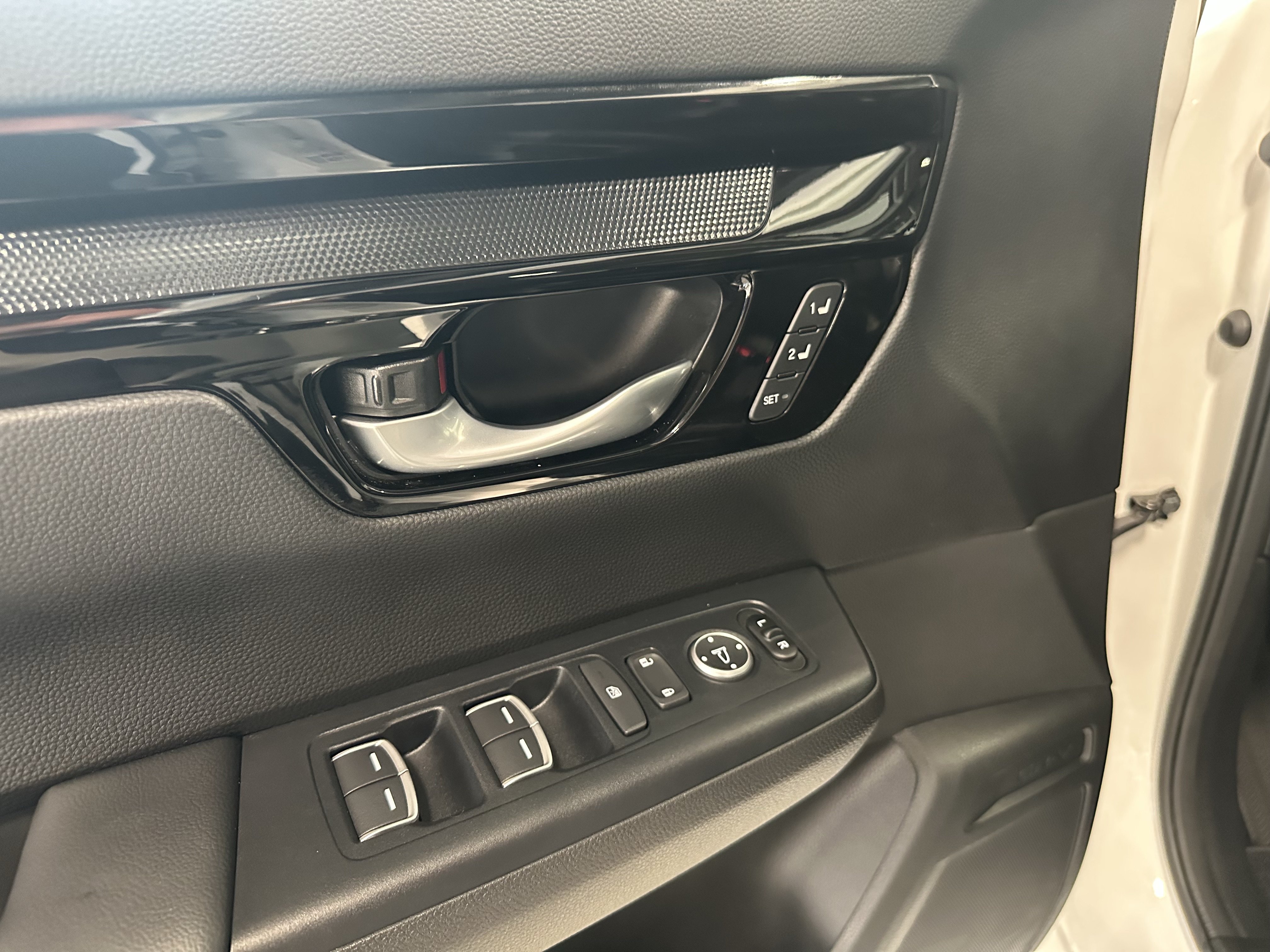 Used 2023 Honda CR-V EX-L image 18