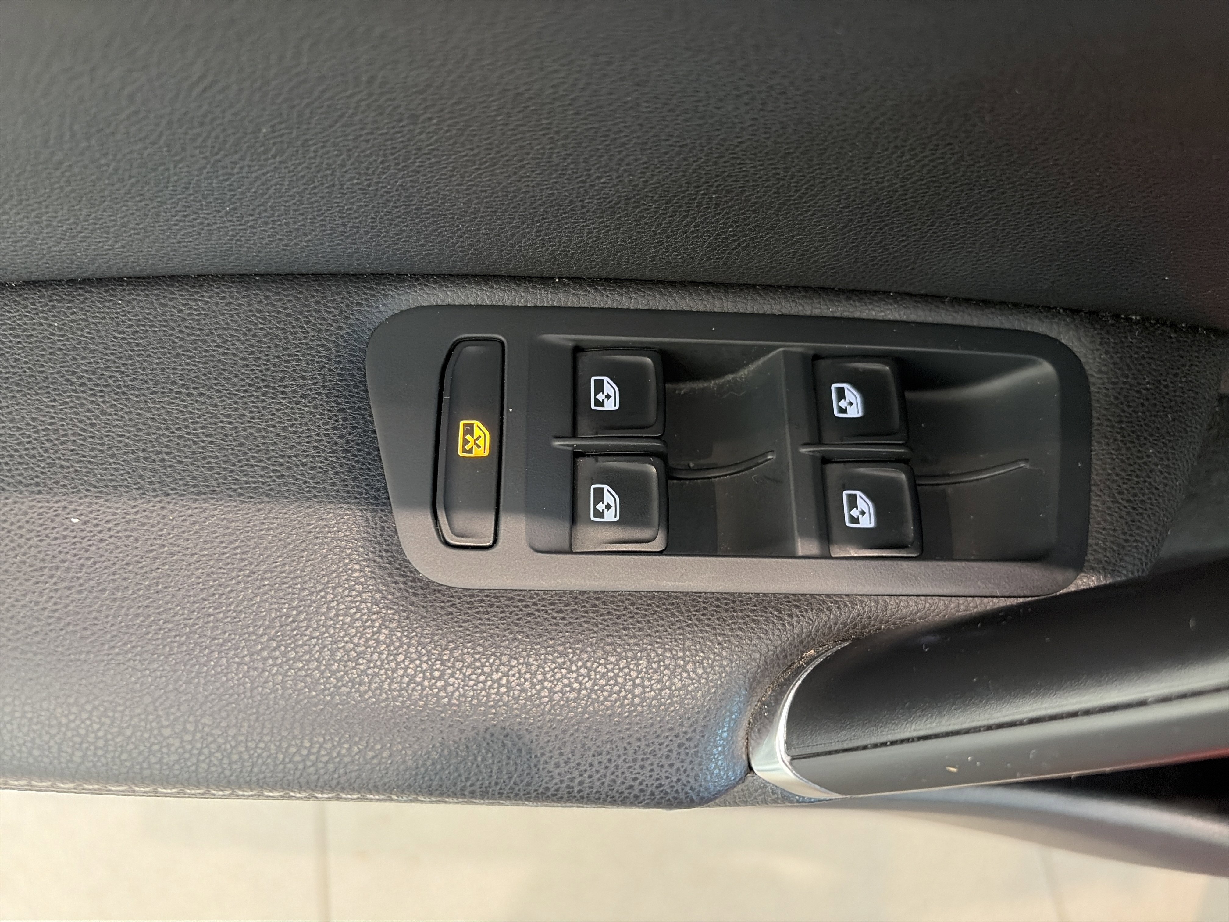 Used 2016 Volkswagen Golf Limited Edition FWD image 17