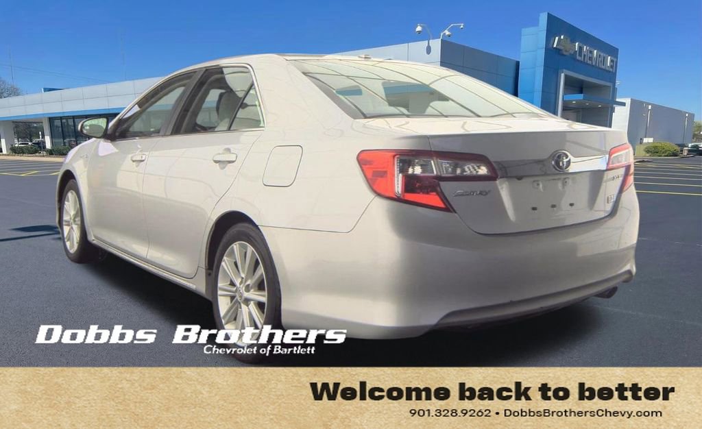 Used 2014 Toyota Camry XLE w/ Moonroof Package FWD image 6