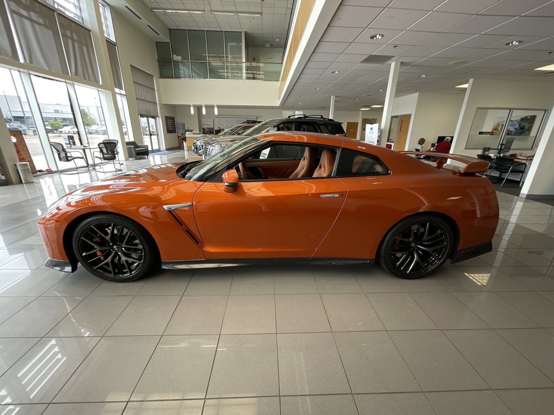 Used 2018 Nissan GT-R Premium w/ Premium Interior Package AWD/4WD image 5
