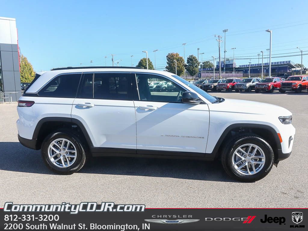 New 2025 Jeep Grand Cherokee Laredo X w/ Luxury Tech Group I image 7