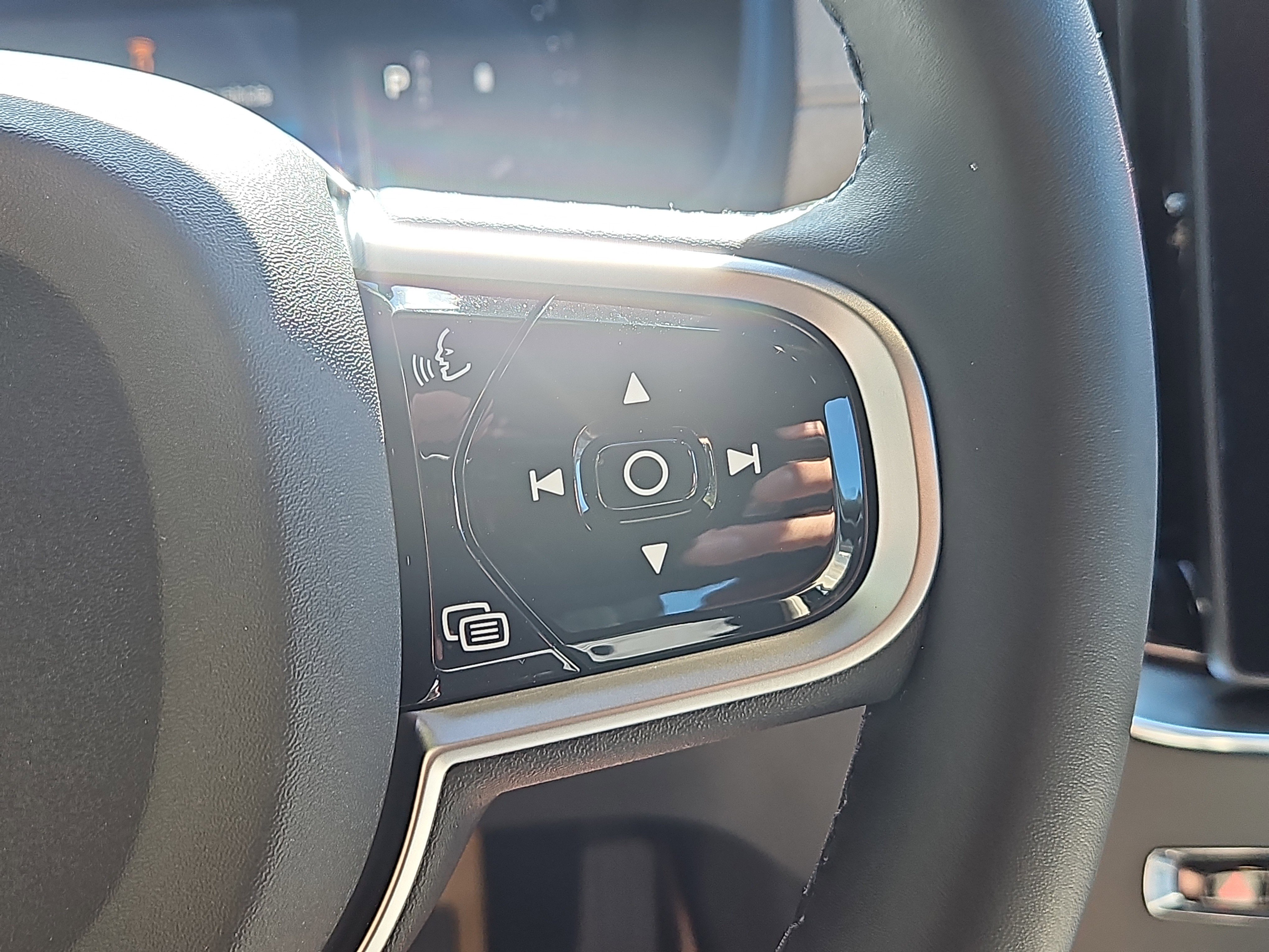 New 2026 Volvo XC90 B6 Plus w/ Protection Package Premier image 16