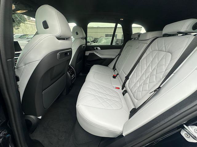 New 2026 BMW X5 xDrive50e w/ M Sport Package AWD/4WD image 5