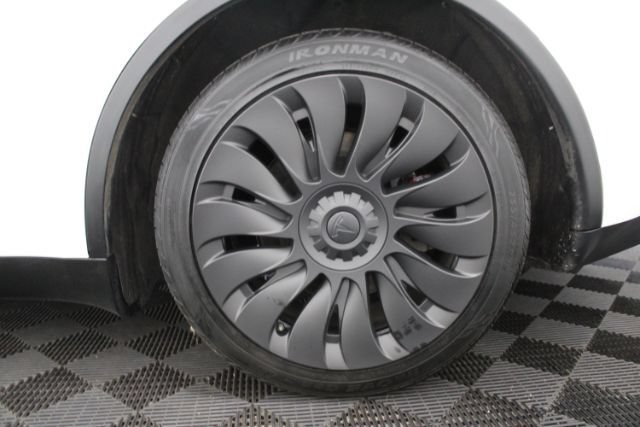 Used 2021 Tesla Model Y Long Range AWD/4WD image 7
