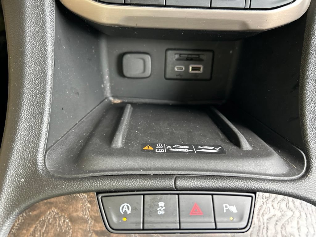 Certified 2023 GMC Acadia Denali w/ Denali Technology Package FWD image 20