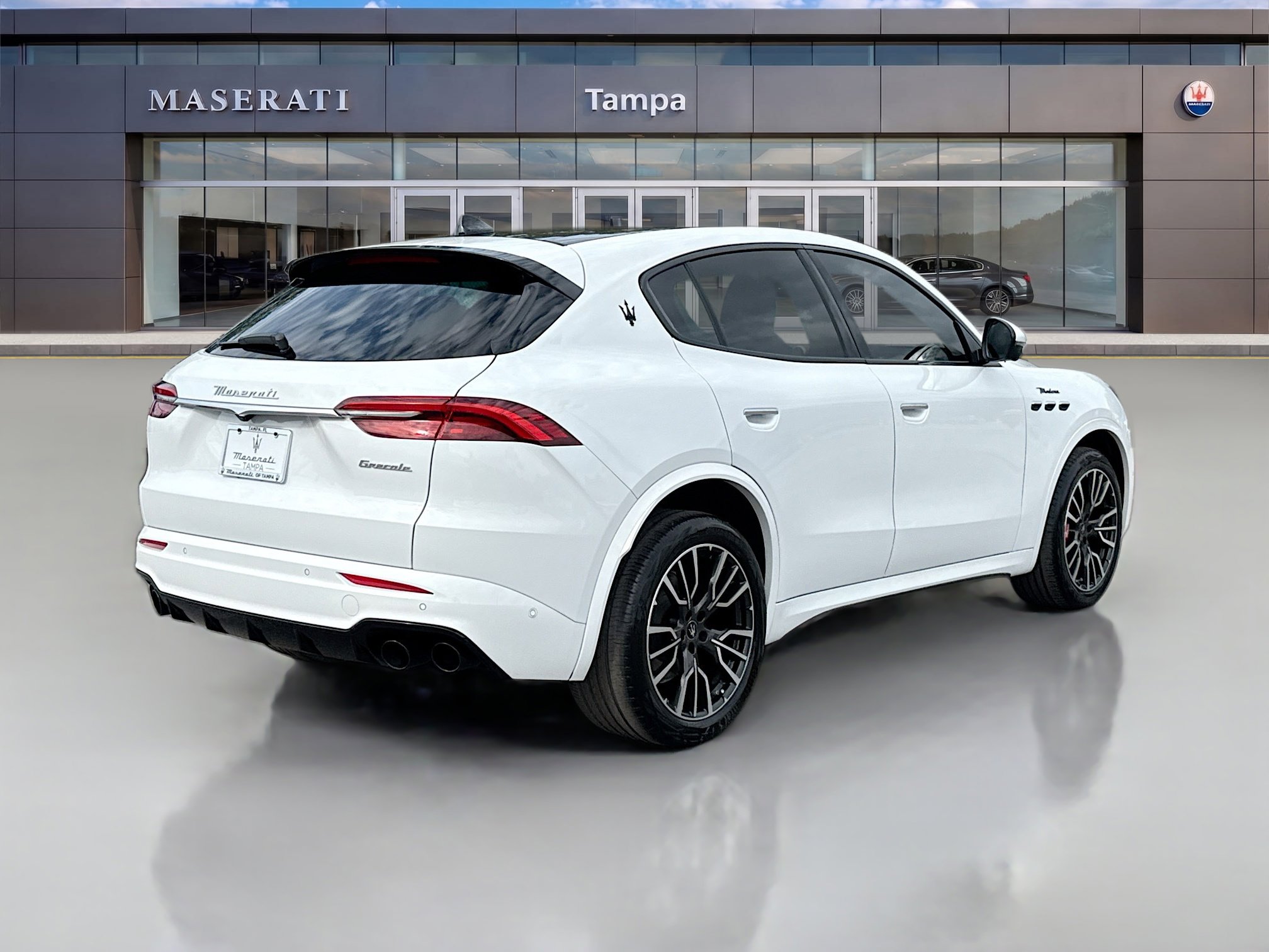 Used 2023 Maserati Grecale Modena AWD/4WD image 3