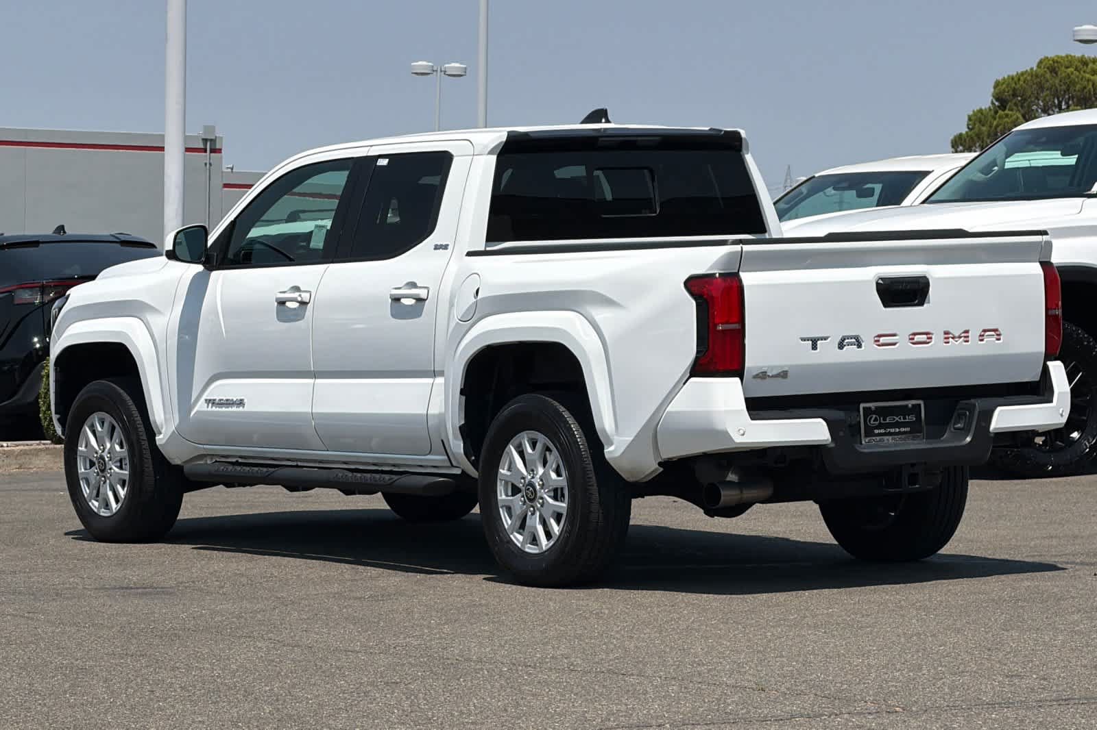 Used 2024 Toyota Tacoma SR5 w/ SR5 Upgrade Package AWD/4WD image 7
