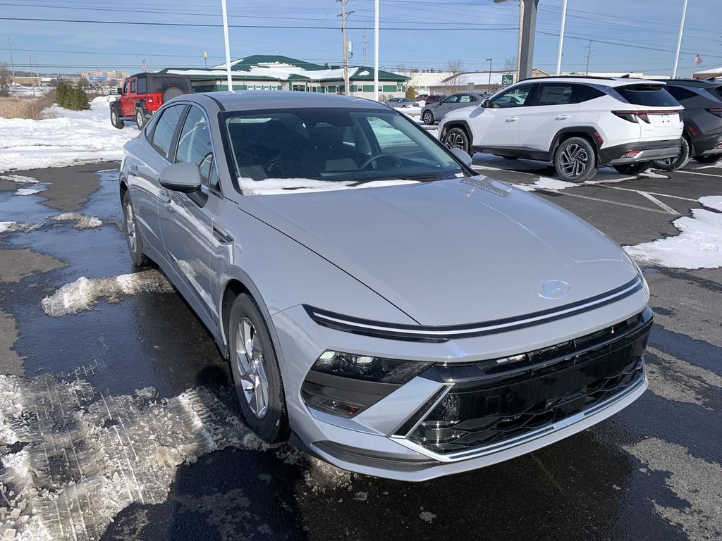 New 2026 Hyundai Sonata SE FWD image 1