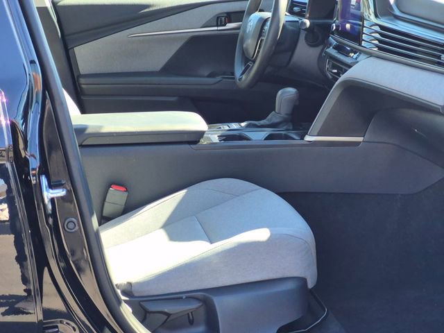 Used 2026 Toyota Camry LE w/ Convenience Package image 20