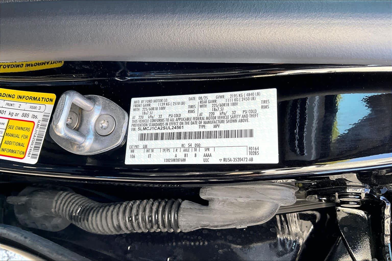Used 2025 Lincoln Corsair FWD image 33
