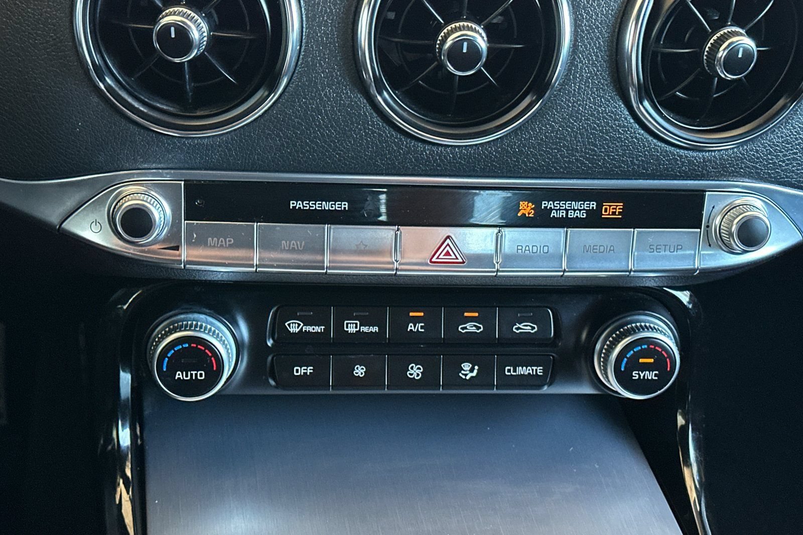 Used 2022 Kia Stinger GT1 RWD image 21