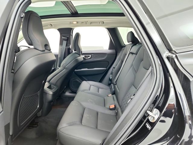 New 2026 Volvo XC60 B5 Plus w/ Protection Package Premier AWD/4WD image 28