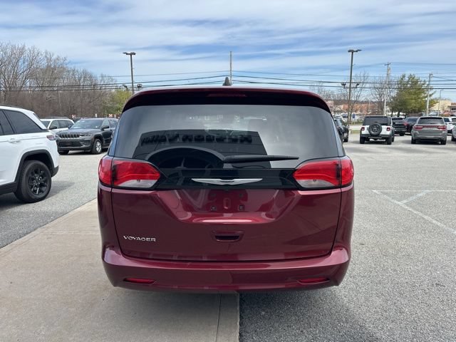 Certified 2023 Chrysler Voyager LX FWD image 6
