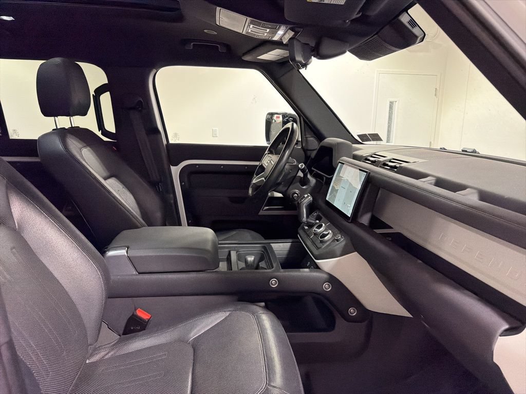 Certified 2022 Land Rover Defender 110 X-Dynamic SE AWD/4WD image 25