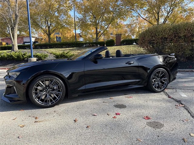 Used 2021 Chevrolet Camaro ZL1 image 2