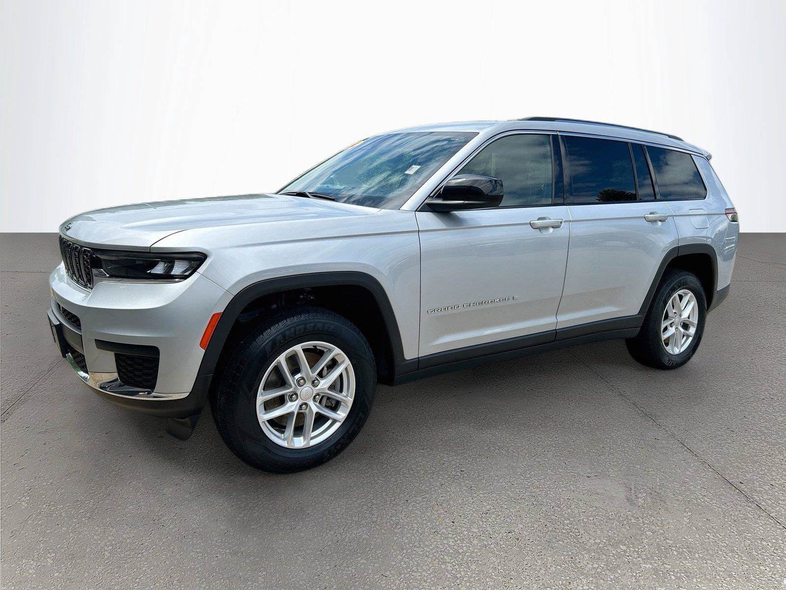 Used 2022 Jeep Grand Cherokee L Laredo w/ Luxury Tech Group I AWD/4WD image 8