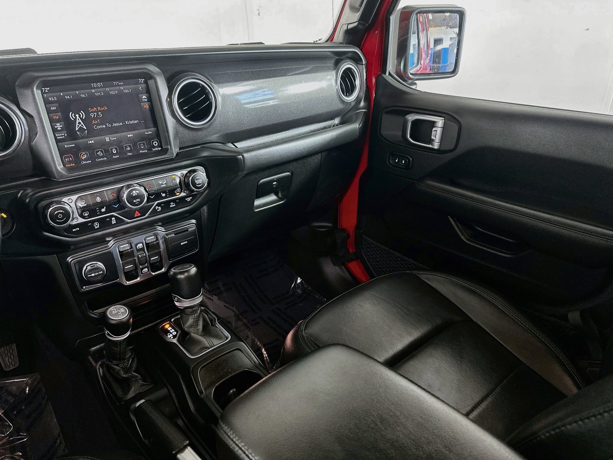 Used 2021 Jeep Wrangler Unlimited Sahara AWD/4WD image 22