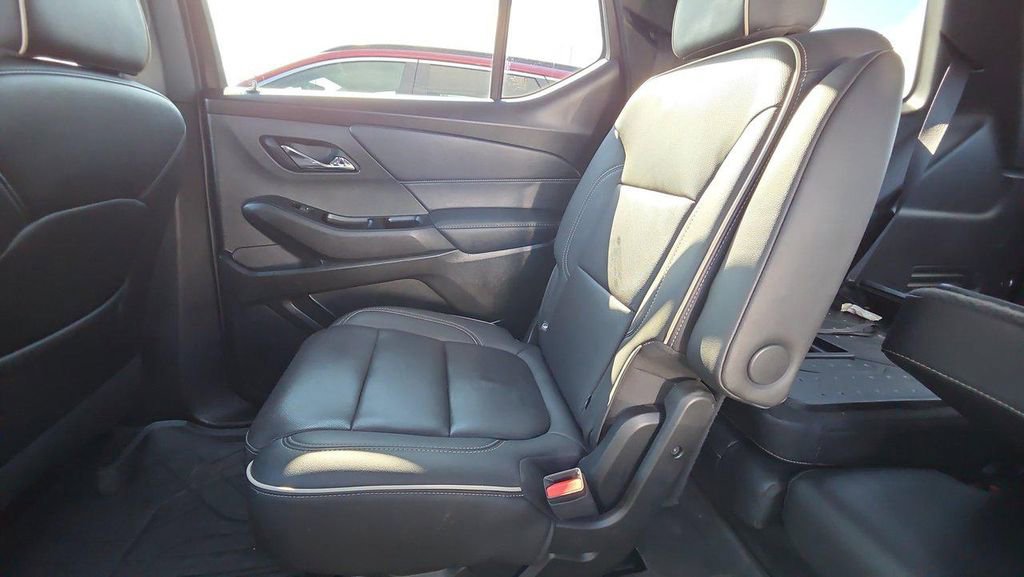 Used 2023 Chevrolet Traverse Premier w/ Redline Edition image 12