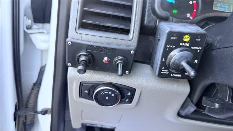Used 2017 Ford F250 XL w/ Power Equipment Group AWD/4WD image 30