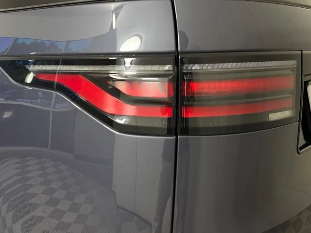 Used 2026 Land Rover Discovery Limited Edition AWD/4WD image 13