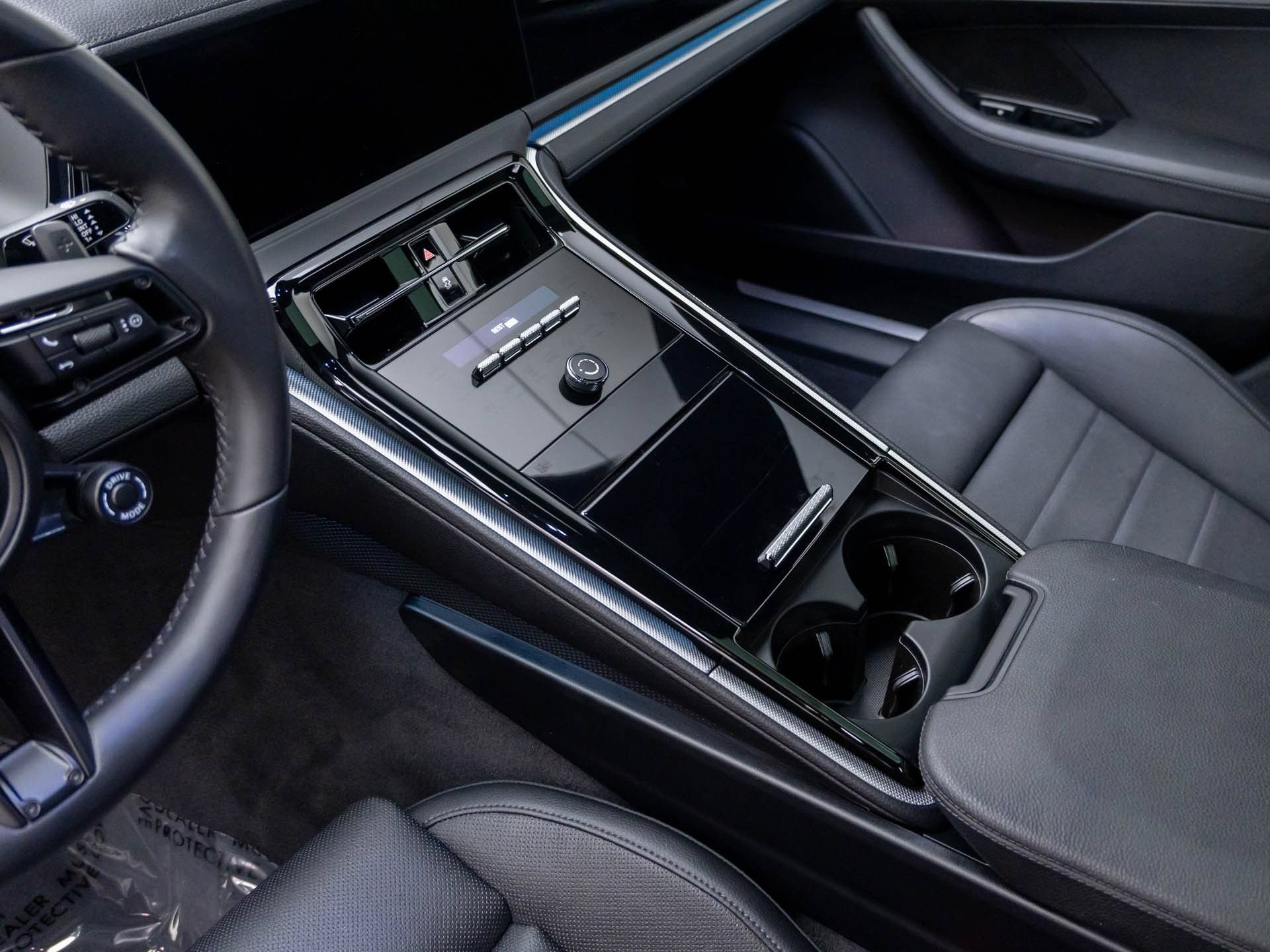 Certified 2025 Porsche Panamera 4 AWD/4WD image 13