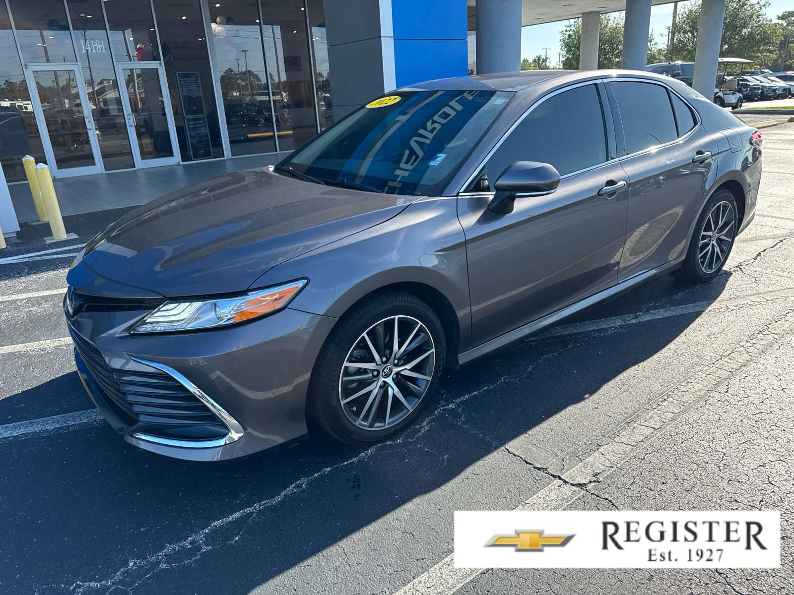 Used 2022 Toyota Camry XLE FWD image 1