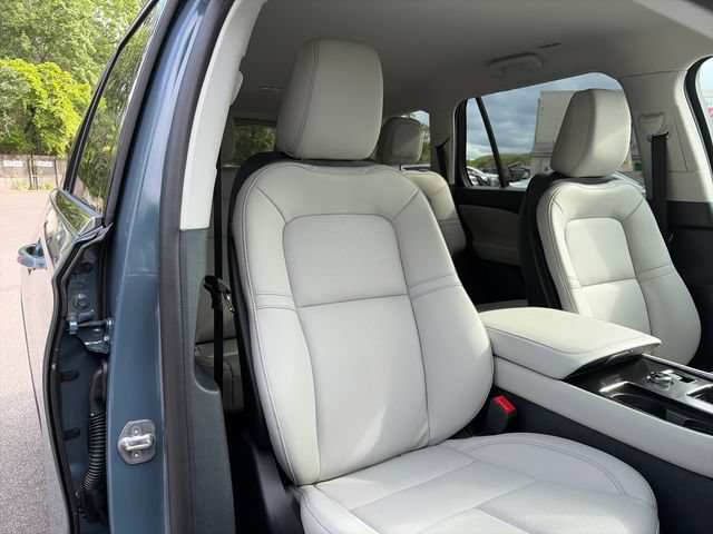 Used 2026 Lincoln Aviator AWD image 17