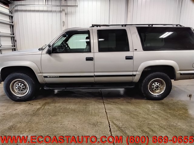 Used 1999 Chevrolet Suburban 2500 w/ Preferred Equipment Group 3 AWD/4WD image 2