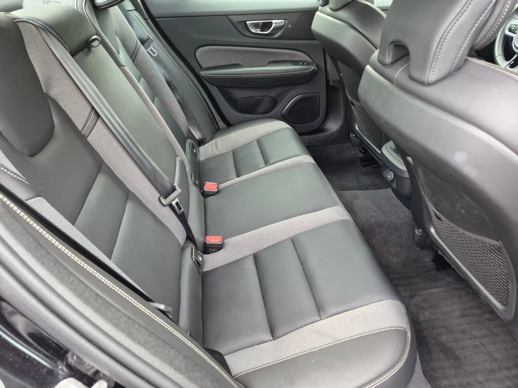 Used 2024 Volvo S60 B5 Plus w/ Climate Package FWD image 24