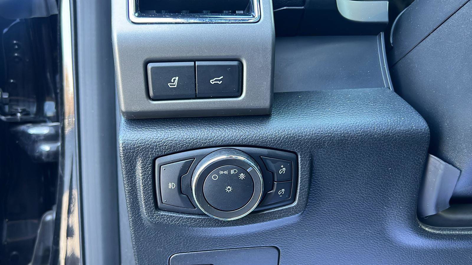 Used 2021 Ford Expedition XLT image 28