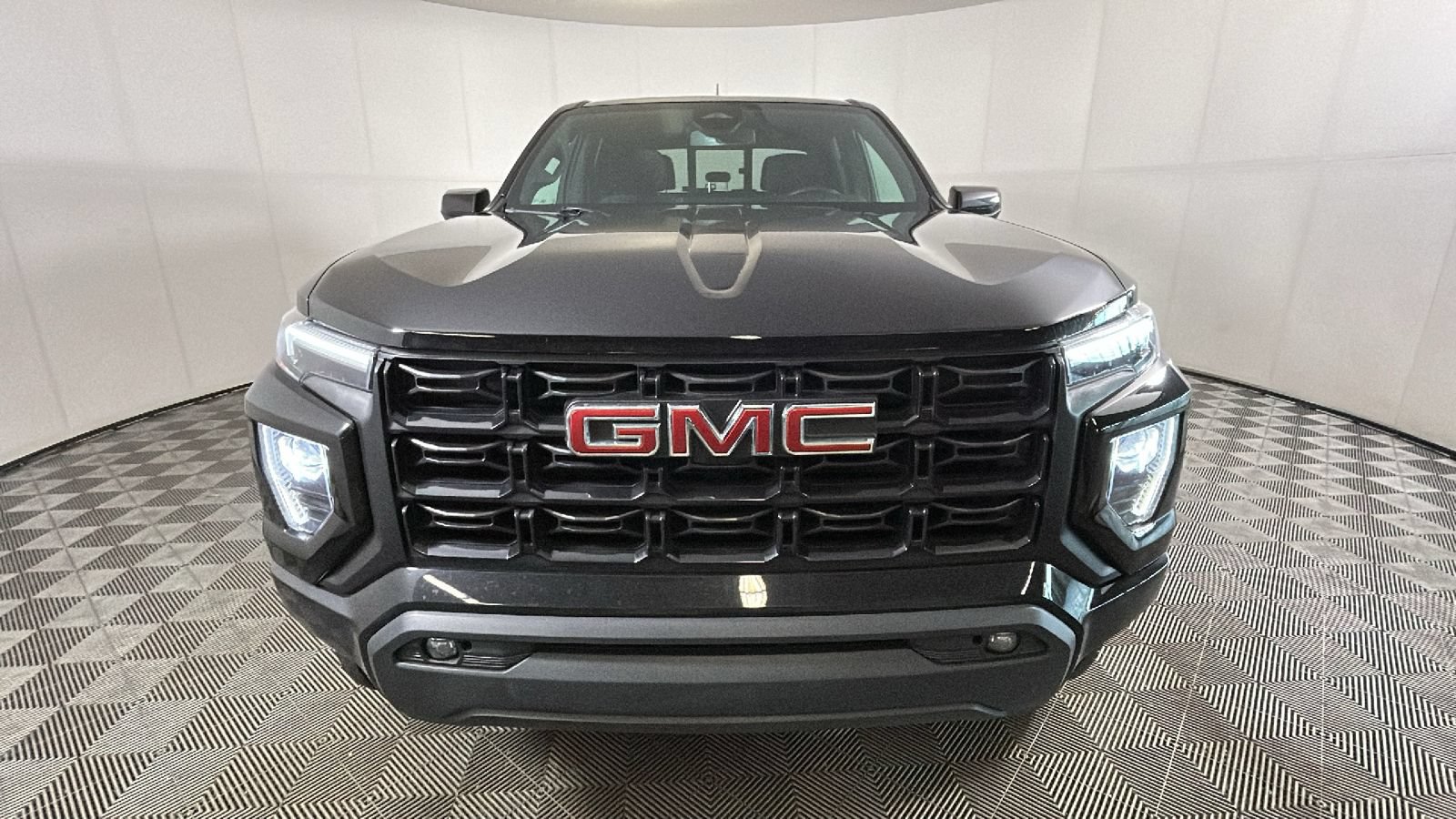 Used 2023 GMC Canyon Elevation w/ Convenience Package AWD/4WD image 8