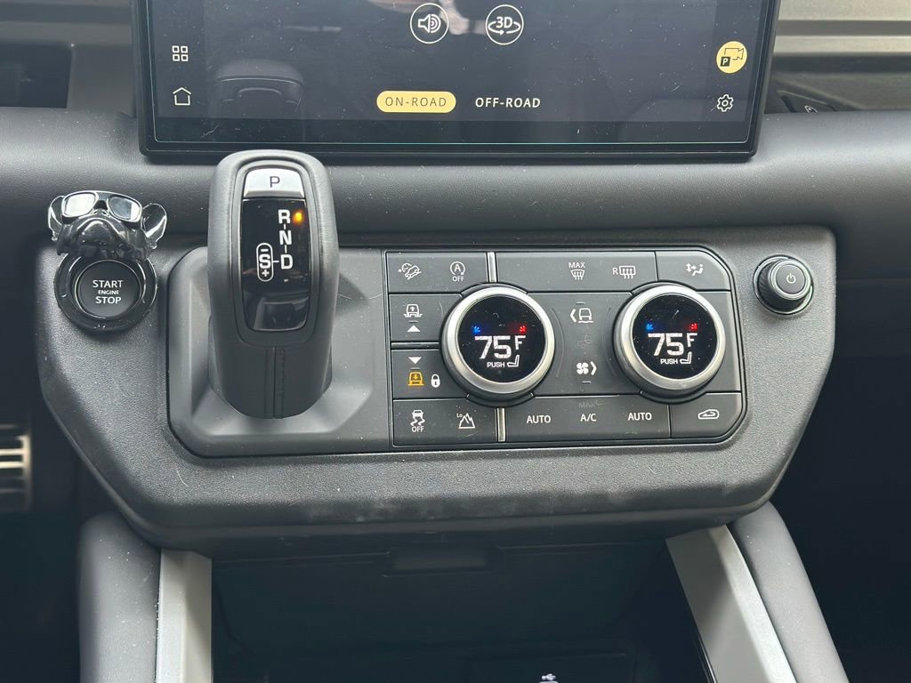 Used 2025 Land Rover Defender 110 X image 15