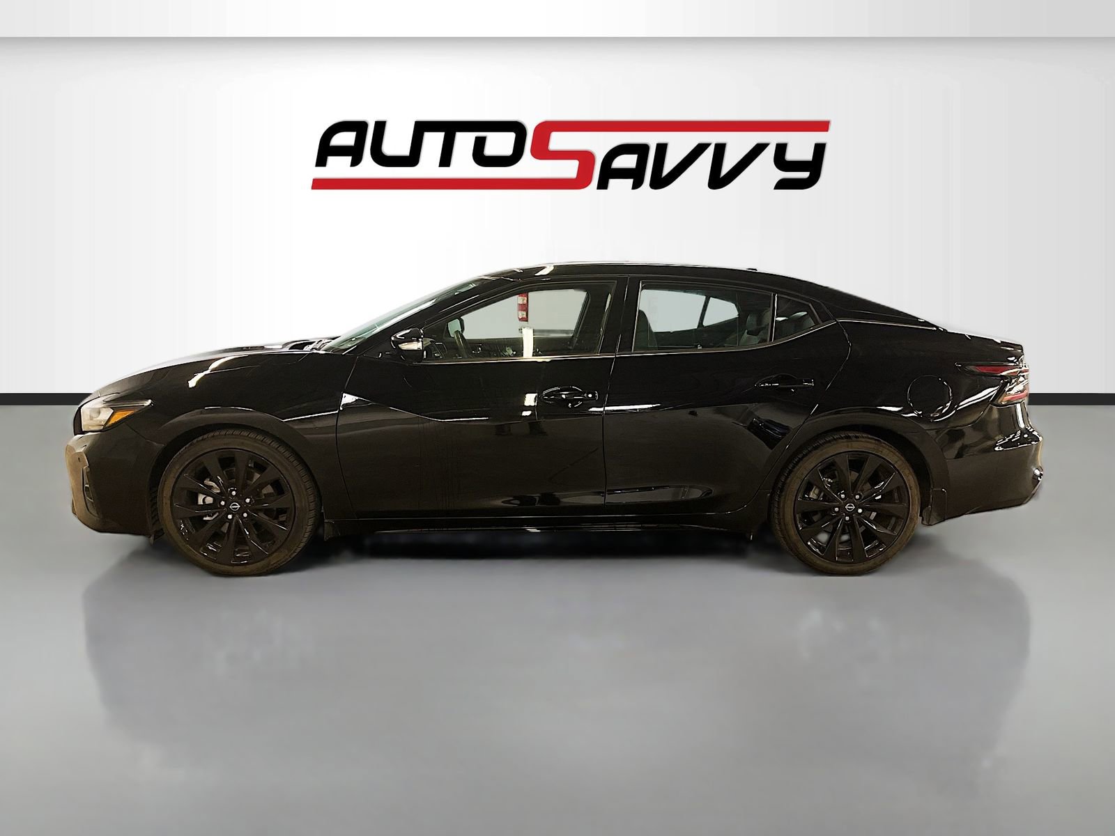 Used 2023 Nissan Maxima SR w/ Sport Mat Group image 4