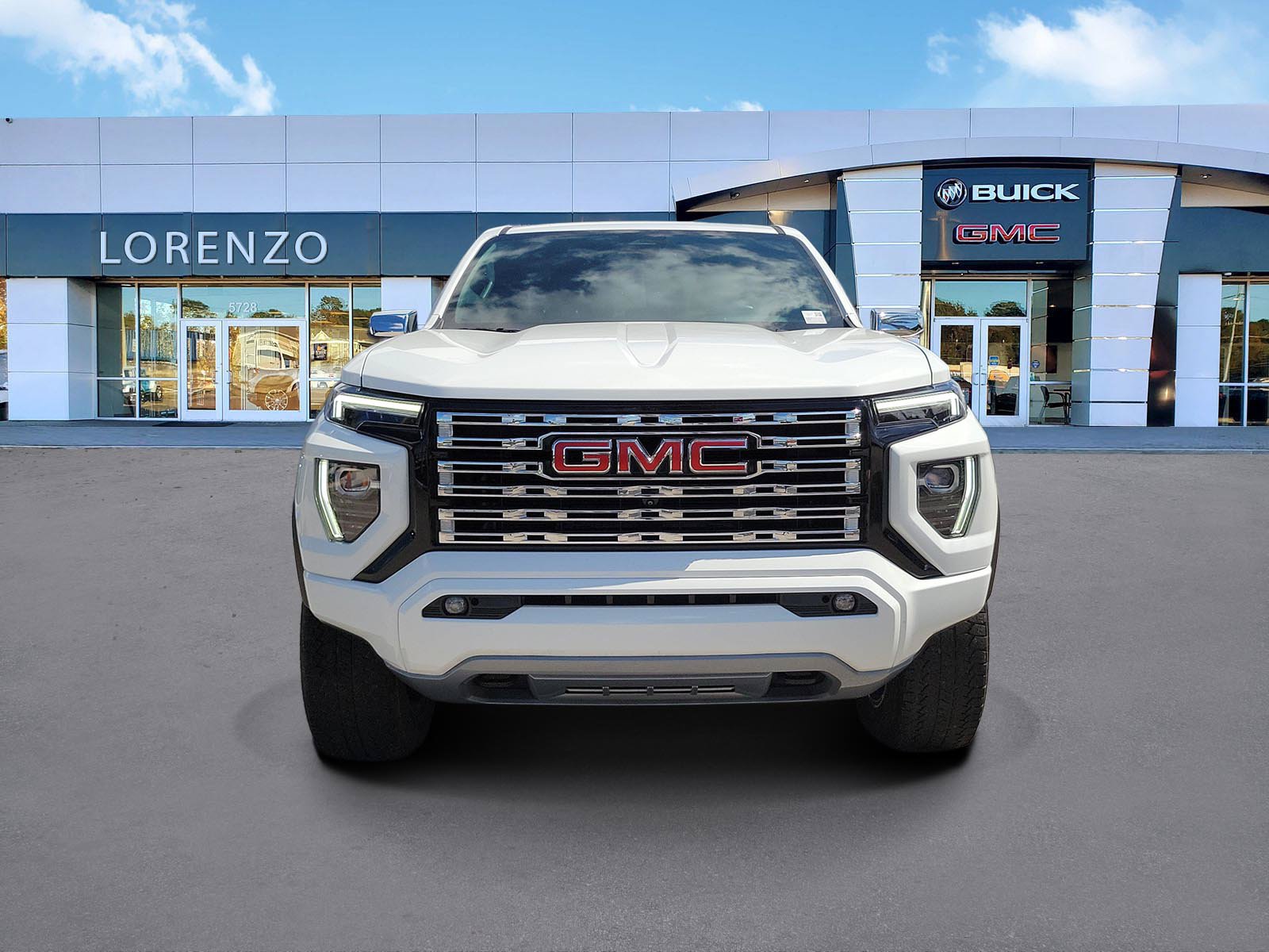 Used 2024 GMC Canyon Denali AWD/4WD image 2