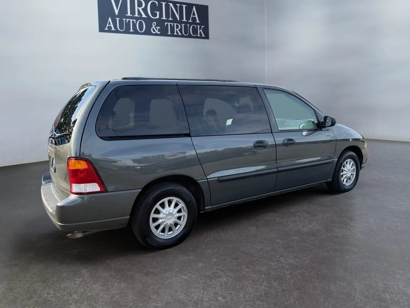 Used 2003 Ford Windstar LX FWD image 5