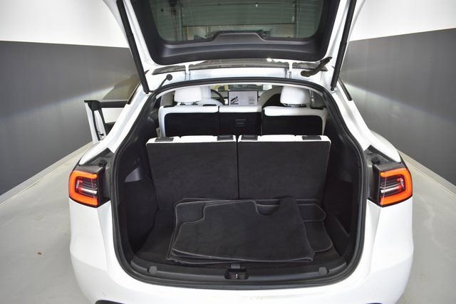 Used 2021 Tesla Model Y Long Range image 36