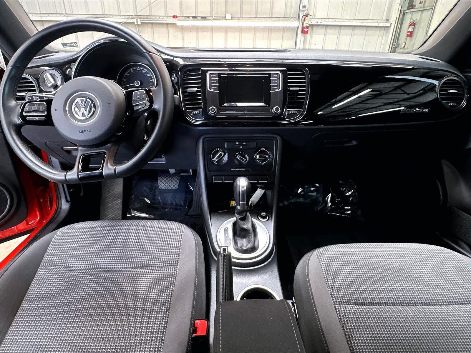 Used 2019 Volkswagen Beetle 2.0T S FWD image 7