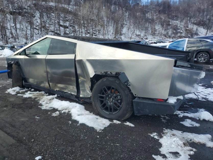 Used 2025 Tesla Cybertruck Cyberbeast image 3