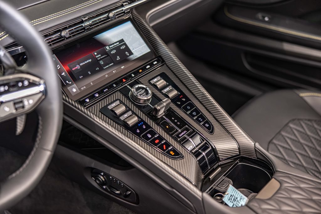 Used 2025 Aston Martin DB12 Convertible RWD image 19